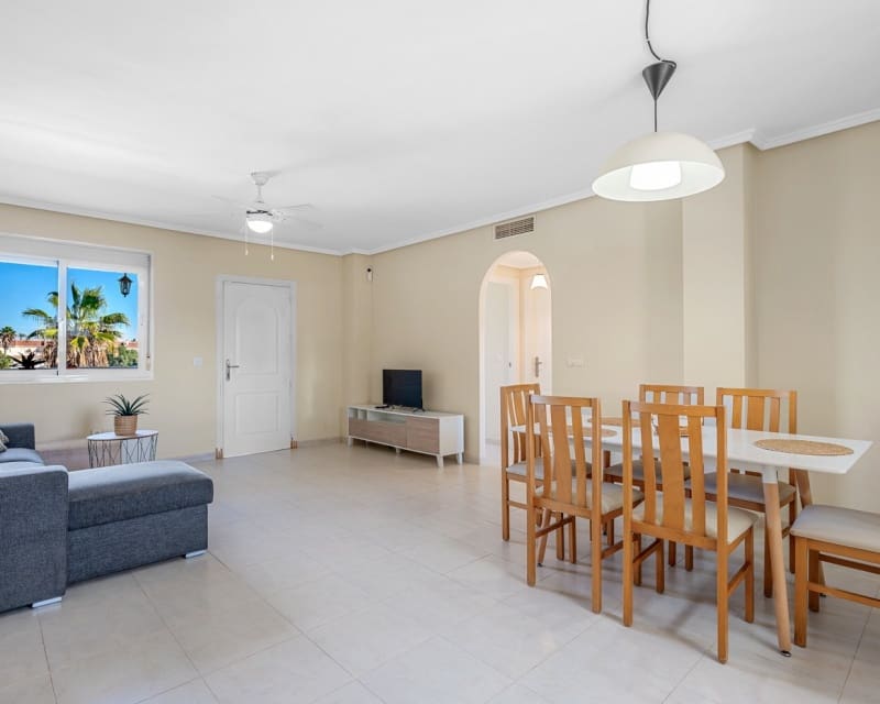 2 soveværelse Lejlighed til salg i Ciudad Quesada med swimmingpool - € 159.000 (Ref: 9415842)