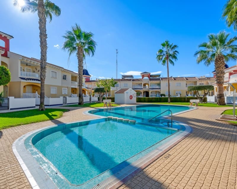 2 soveværelse Lejlighed til salg i Ciudad Quesada med swimmingpool - € 159.000 (Ref: 9415842)