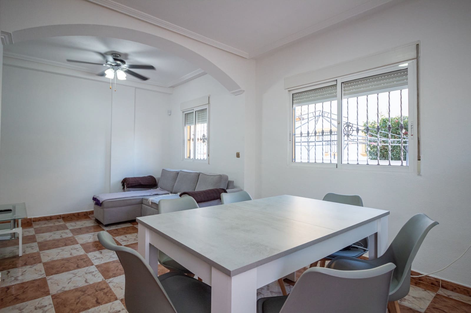 2 sovrum Villa till salu i Cabo Roig med pool - 230 000 € (Ref: 9427020)