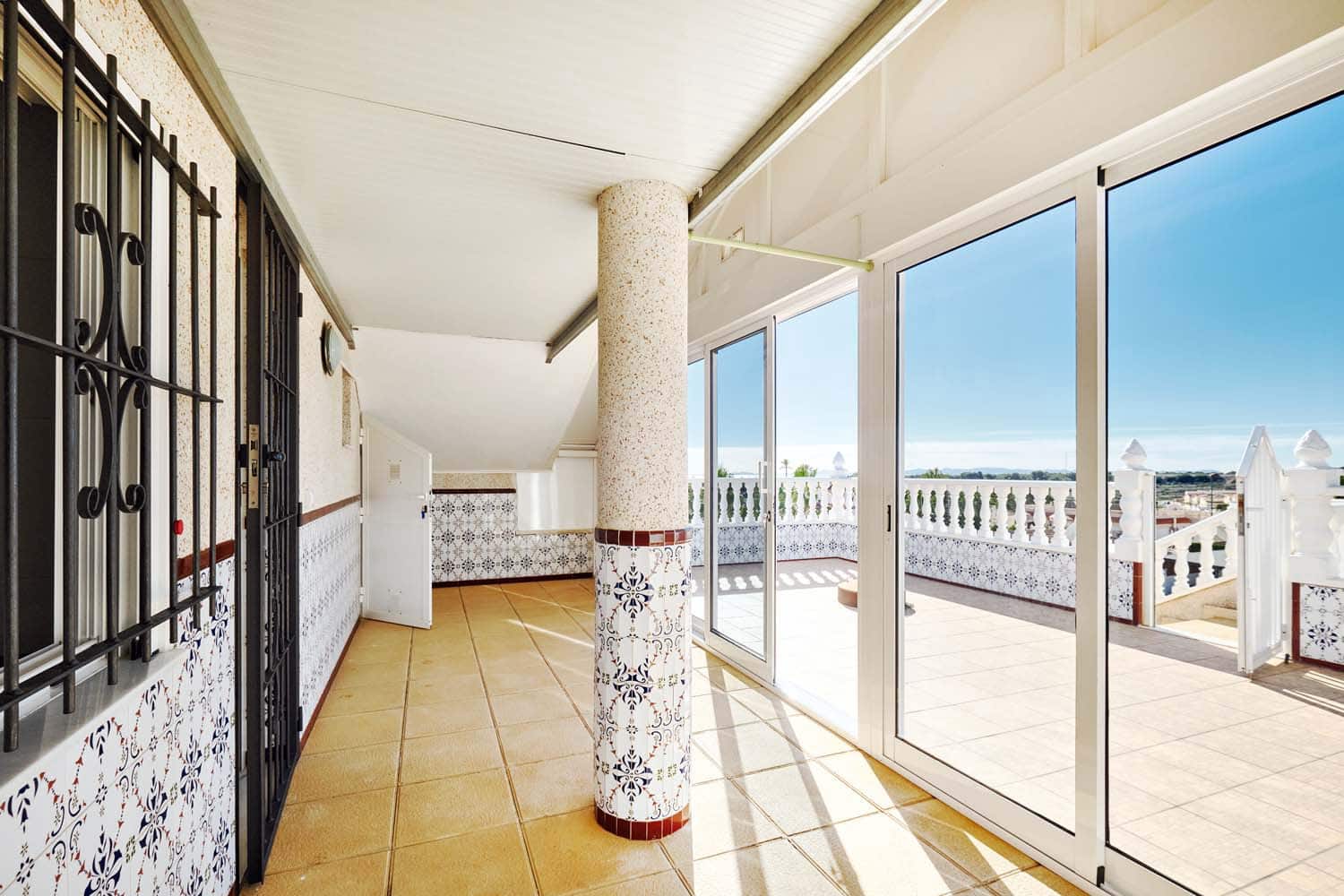 7 bedroom Villa for sale in Pinar de Campoverde with pool - € 575,000 (Ref: 9427028)