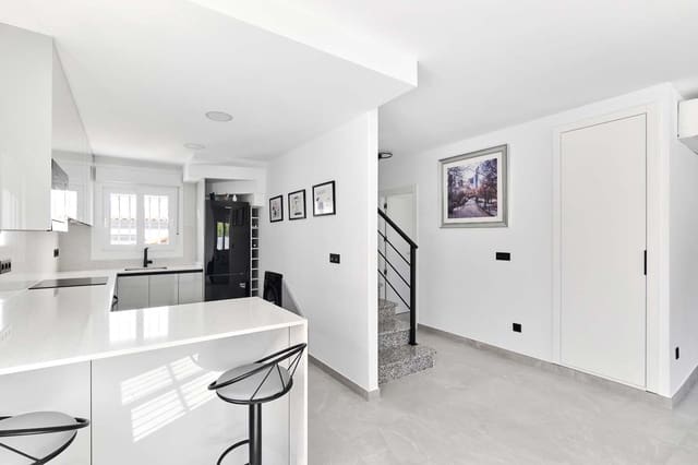 3 bedroom Villa for sale in Pinar de Campoverde, Pilar de la Horadada with pool - € 375,000 (Ref: 9427029)