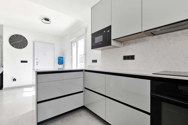 3 bedroom Villa for sale in Pinar de Campoverde, Pilar de la Horadada with pool - € 375,000 (Ref: 9427029)