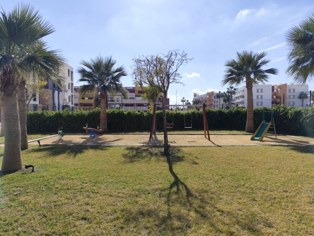 2 sovrum Lägenhet till salu i Playa Flamenca med pool - 339 000 € (Ref: 9431207)