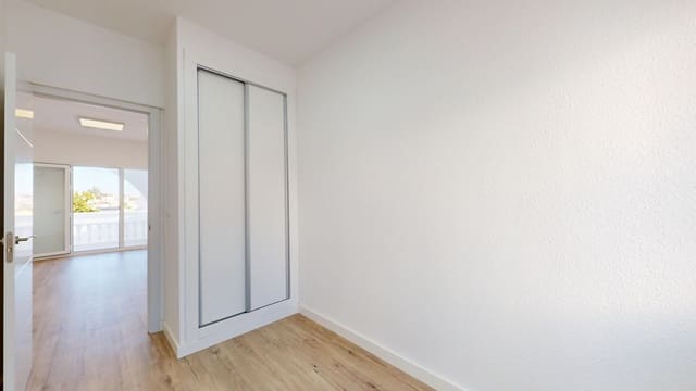 2 slaapkamer Bungalow te koop in Villamartin, Orihuela met zwembad - € 199.000 (Ref: 9438447)