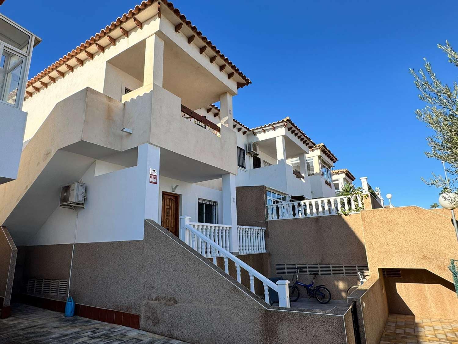 2 bedroom Apartment for sale in Orihuela Costa with pool - € 159,900 (Ref: 9438448)