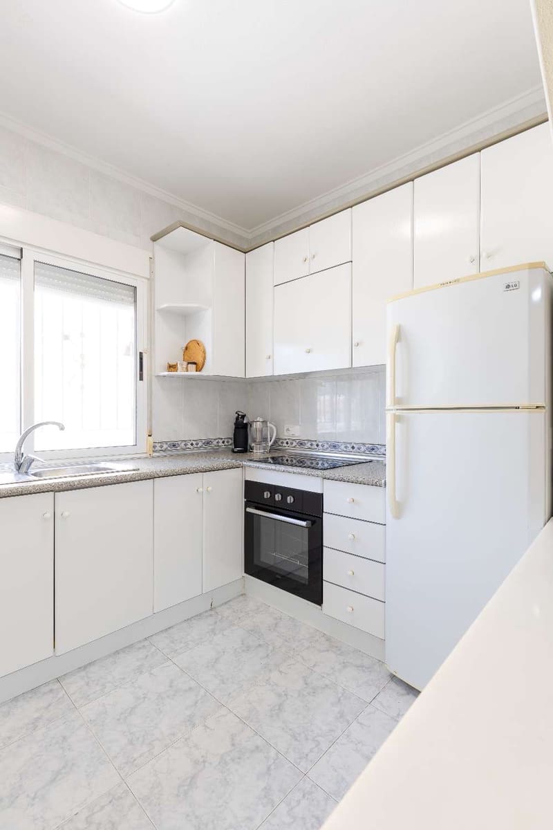 2 Zimmer Haus zu verkaufen in Villamartin mit Pool - 249.000 € (Ref: 9438449)