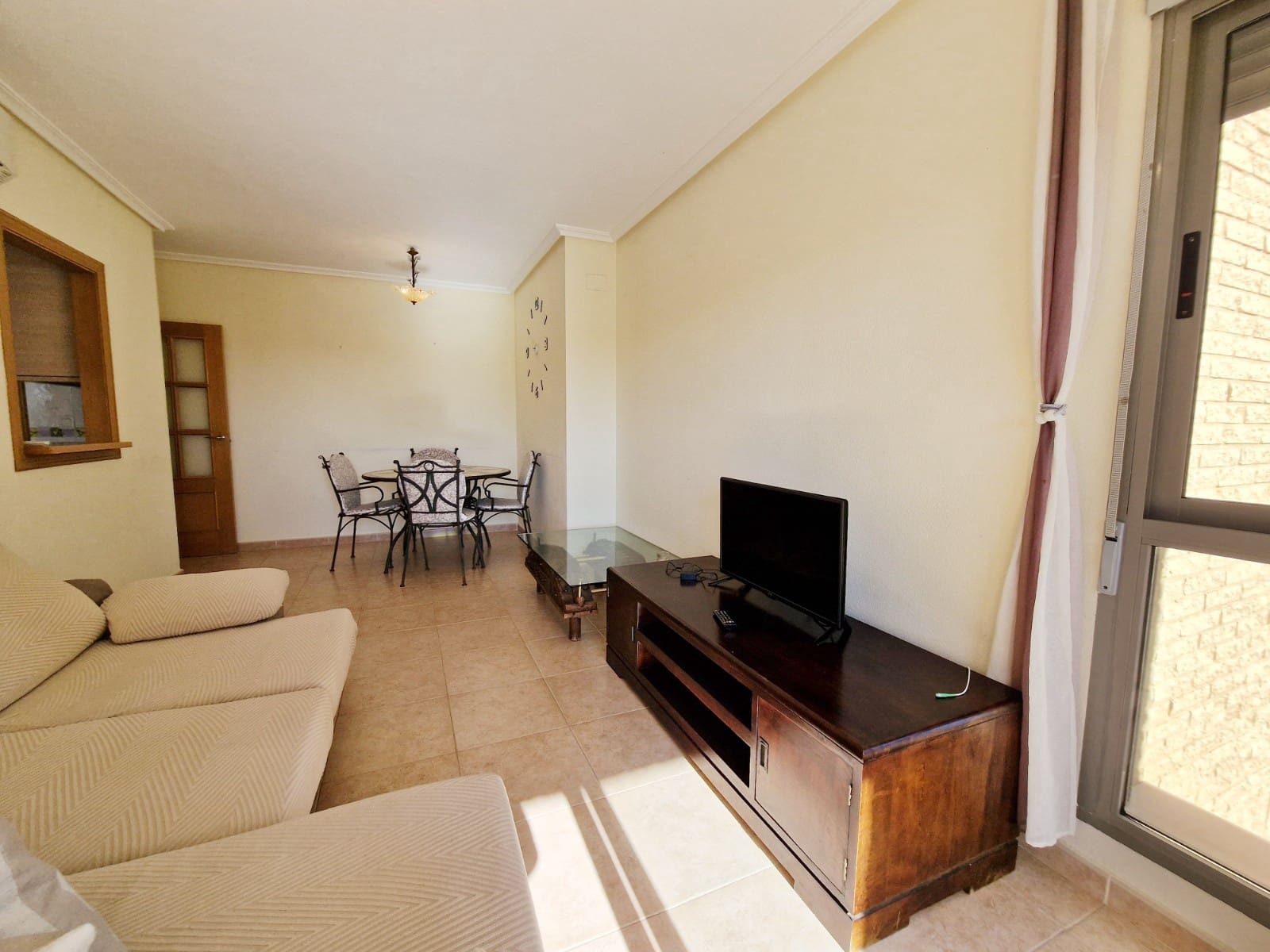 Apartamento de 2 habitaciones en Guardamar del Segura en venta con piscina - 189.000 € (Ref: 9438452)