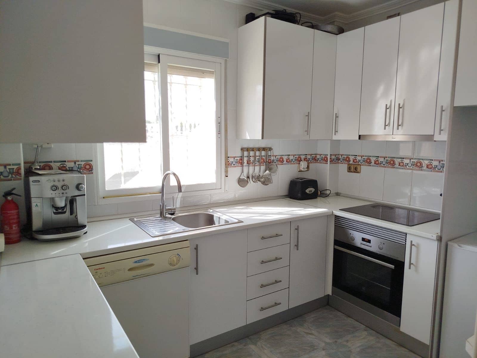 3 slaapkamer Villa te koop in La Zenia met zwembad - € 379.000 (Ref: 9440305)