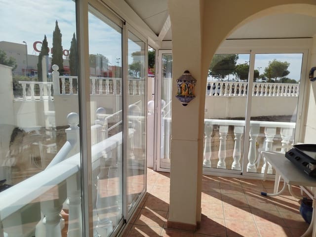 3 slaapkamer Villa te koop in La Zenia, Orihuela met zwembad - € 379.000 (Ref: 9440305)