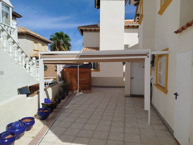 3 slaapkamer Villa te koop in La Zenia, Orihuela met zwembad - € 379.000 (Ref: 9440305)