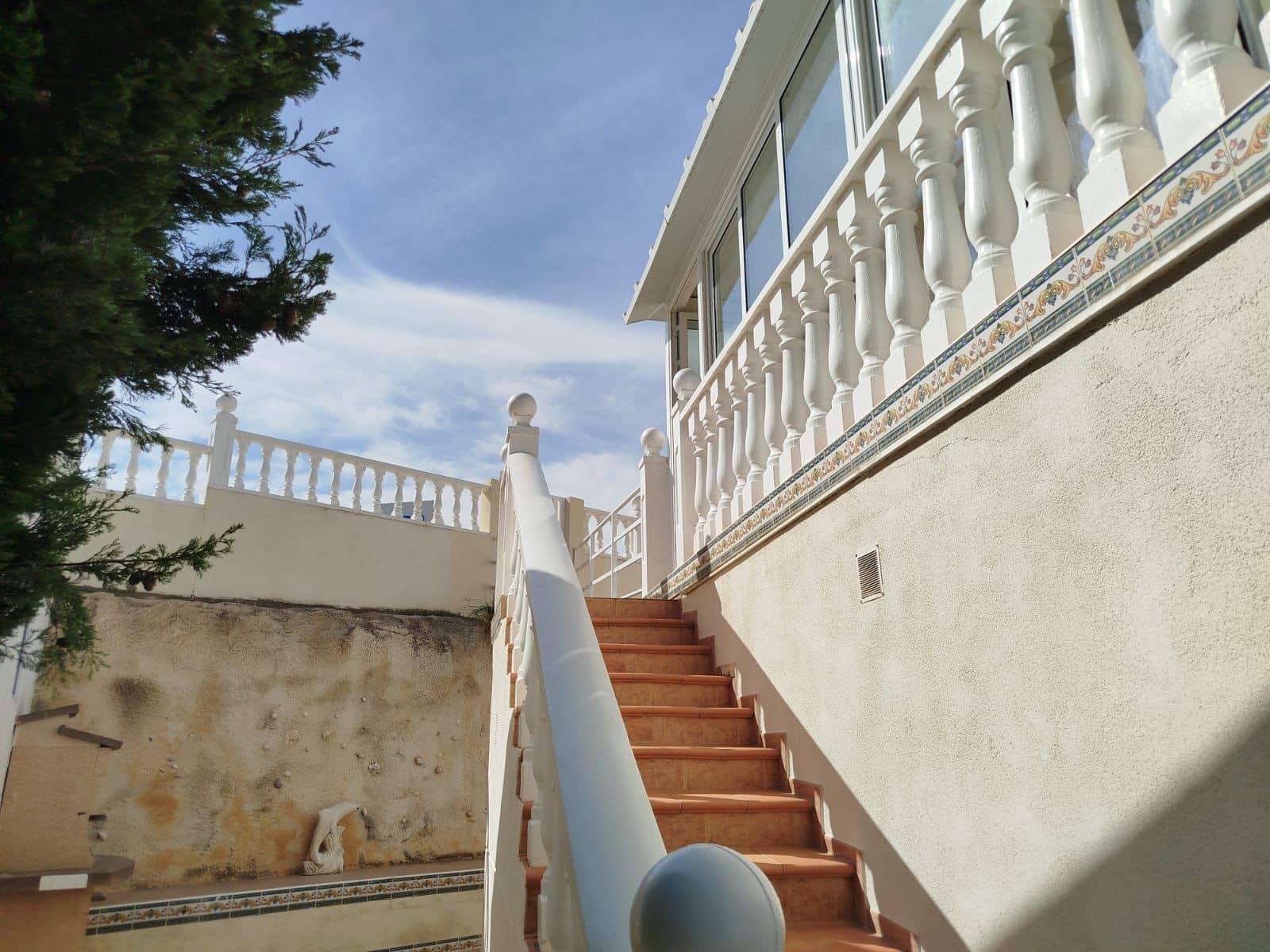 3 slaapkamer Villa te koop in La Zenia met zwembad - € 379.000 (Ref: 9440305)