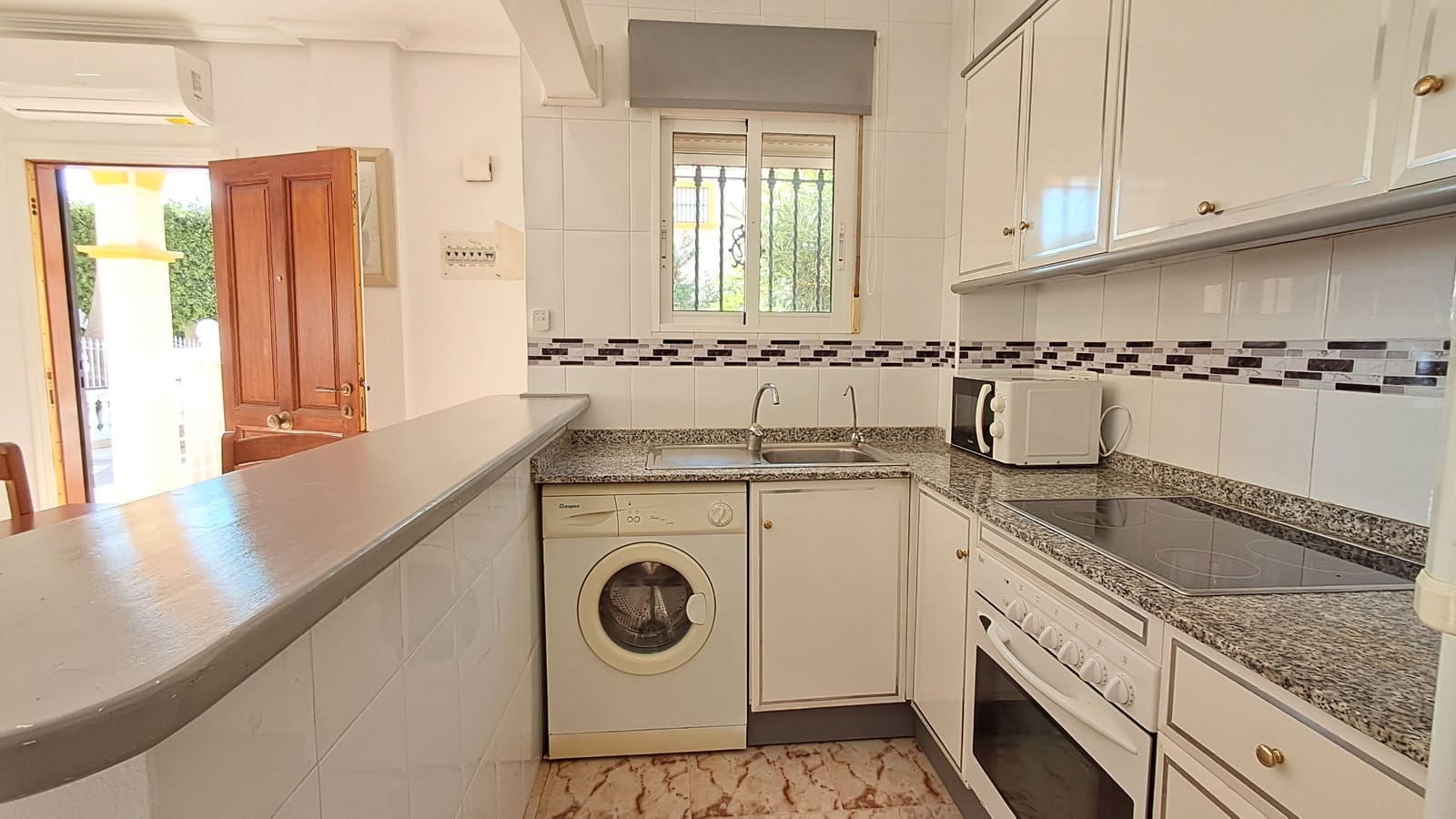 2 slaapkamer Villa te koop in Playa Flamenca met zwembad - € 219.000 (Ref: 9440309)