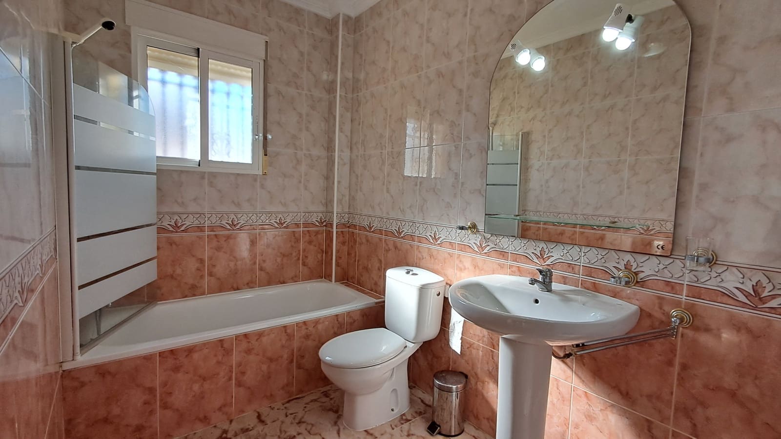 2 slaapkamer Villa te koop in Playa Flamenca met zwembad - € 219.000 (Ref: 9440309)