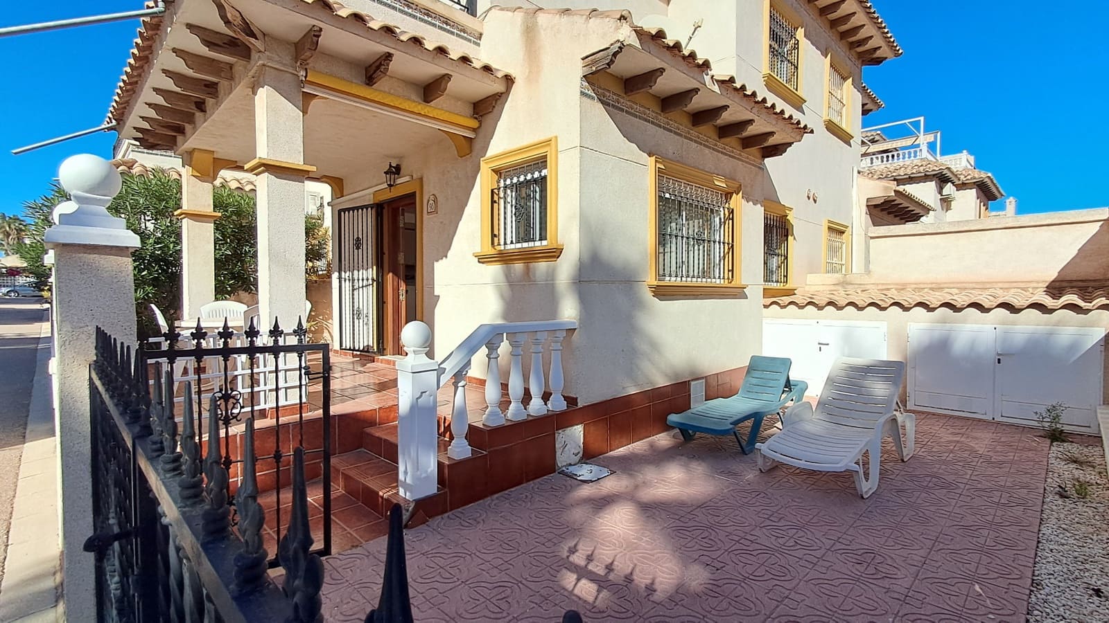 2 slaapkamer Villa te koop in Playa Flamenca met zwembad - € 219.000 (Ref: 9440309)