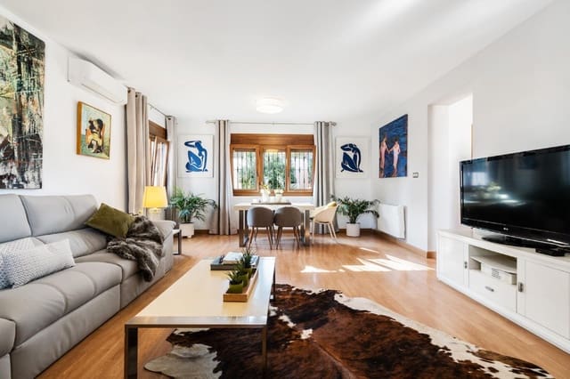 5 chambre Villa/Maison à vendre à Los Balcones avec piscine - 545 000 € (Ref: 9440328)