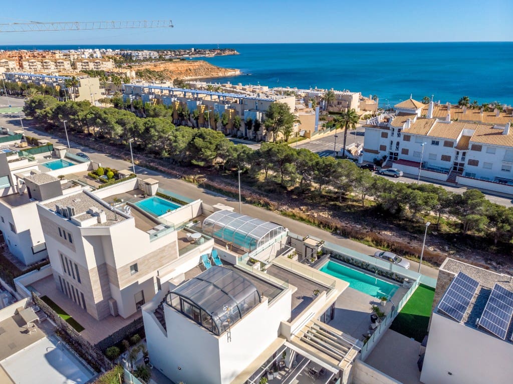 3 chambre Villa/Maison à vendre à Dehesa de Campoamor avec piscine - 1 250 000 € (Ref: 9440330)