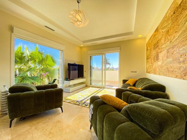 4 slaapkamer Villa te koop in La Zenia, Orihuela met zwembad - € 1.500.000 (Ref: 9440333)