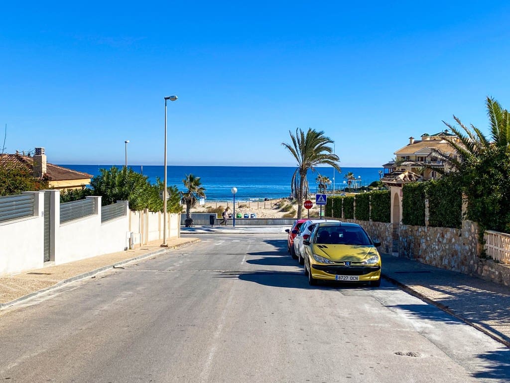 4 slaapkamer Villa te koop in La Zenia met zwembad - € 1.500.000 (Ref: 9440333)