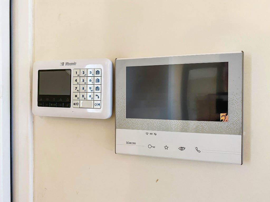 4 slaapkamer Villa te koop in La Zenia met zwembad - € 1.500.000 (Ref: 9440333)