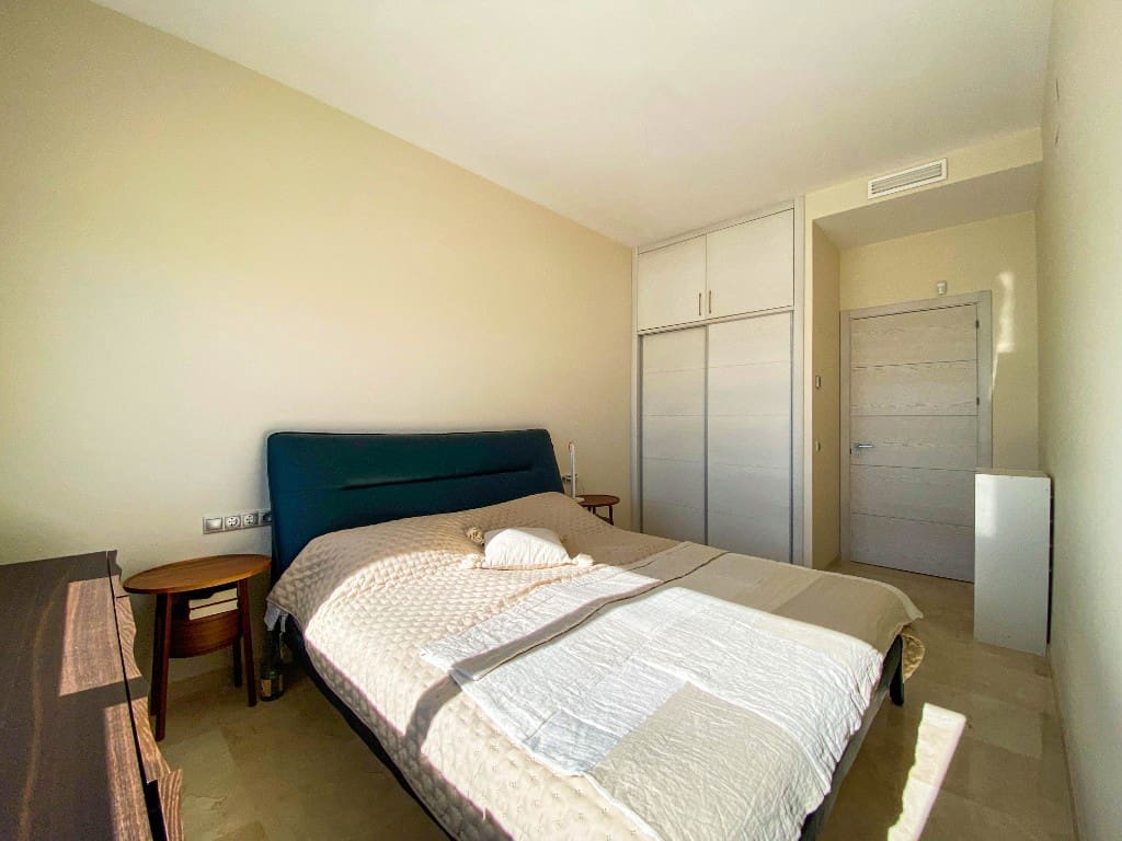 4 slaapkamer Villa te koop in La Zenia met zwembad - € 1.500.000 (Ref: 9440333)