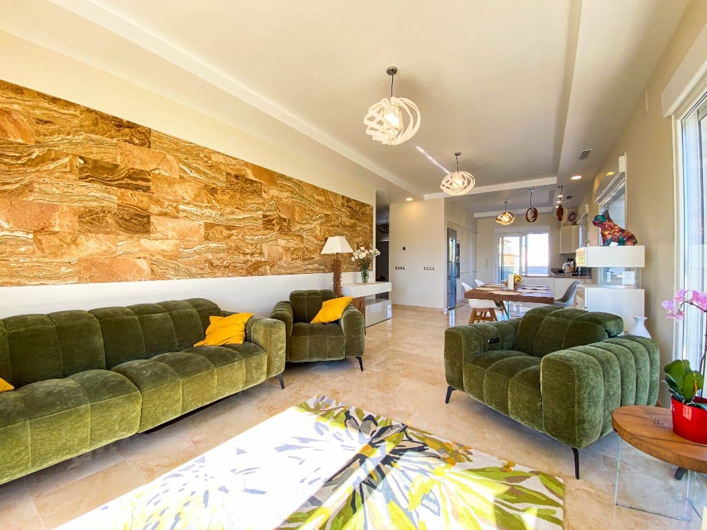 4 slaapkamer Villa te koop in La Zenia met zwembad - € 1.500.000 (Ref: 9440333)