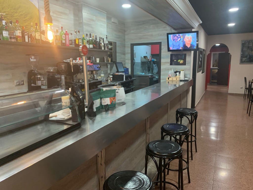 Commercieel te koop in Alicante stad - € 190.000 (Ref: 9440344)