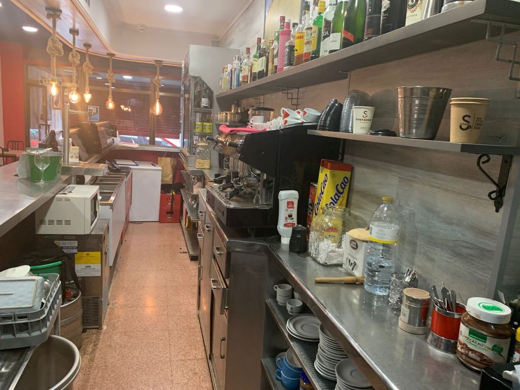 Commercieel te koop in Alicante stad - € 190.000 (Ref: 9440344)