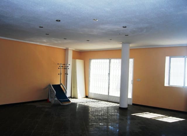 Erhverv til salg i Centro - Muelle Pesquero, Torrevieja - € 350.000 (Ref: 9440350)