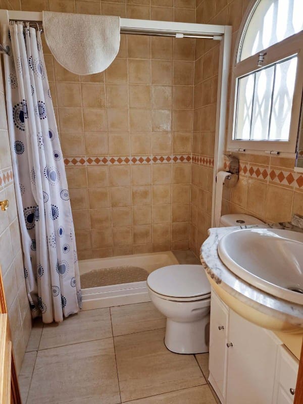 4 soveværelse Villa til salg i Playa Flamenca med swimmingpool - € 495.000 (Ref: 9440351)