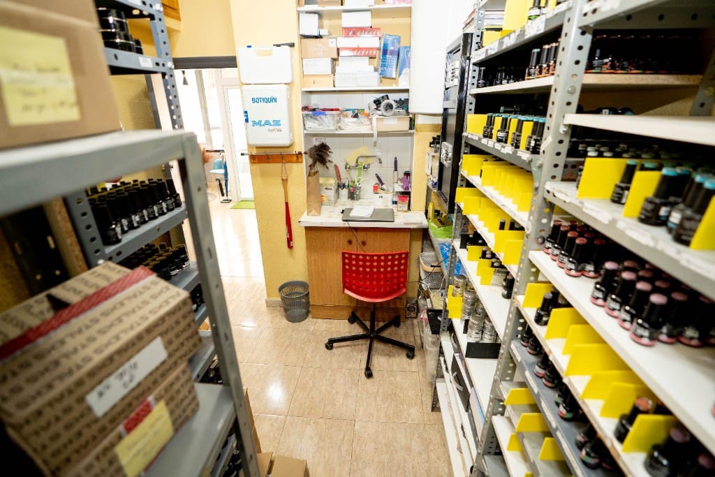 Commercial for sale in Torrevieja - € 75,000 (Ref: 9440352)