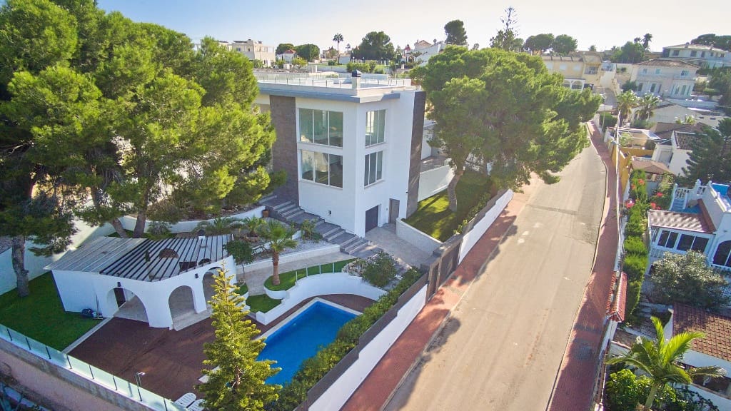 6 soveværelse Villa til salg i Los Balcones med swimmingpool - € 950.000 (Ref: 9440362)