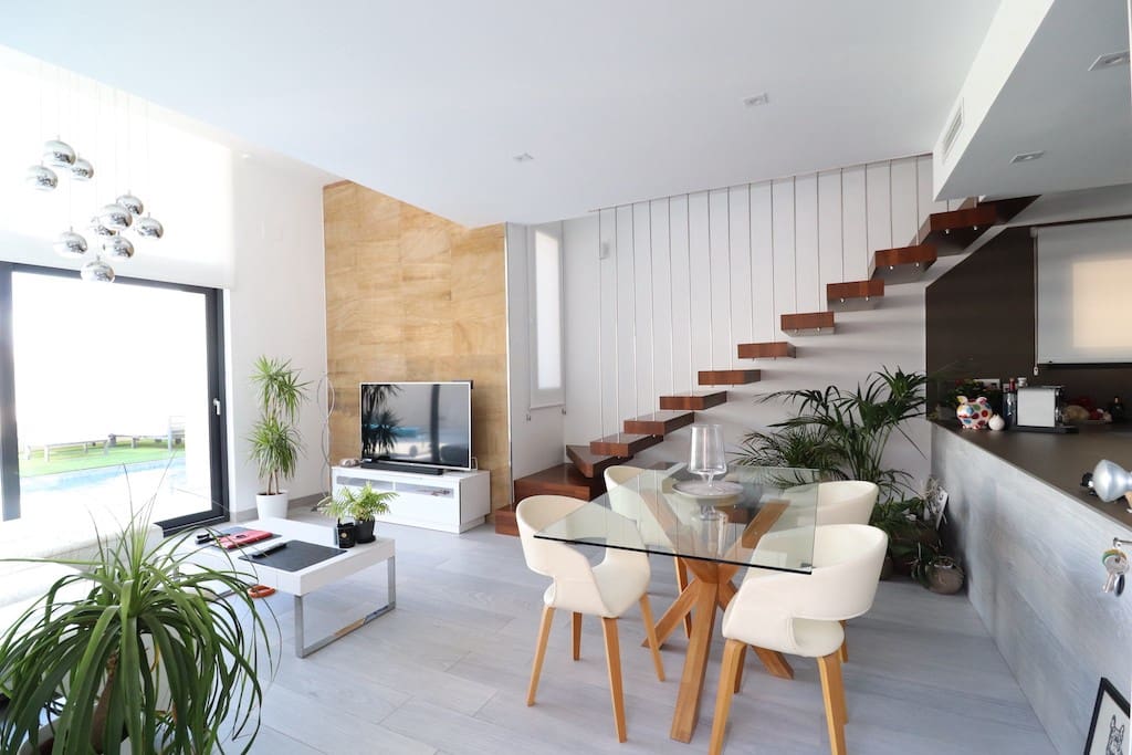 3 soveværelse Villa til salg i Cabo Roig med swimmingpool - € 450.000 (Ref: 9440363)