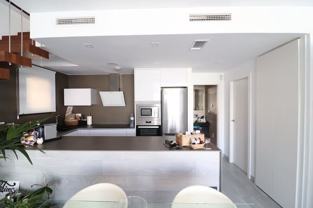 3 chambre Villa/Maison à vendre à Cabo Roig, Orihuela avec piscine - 450 000 € (Ref: 9440363)