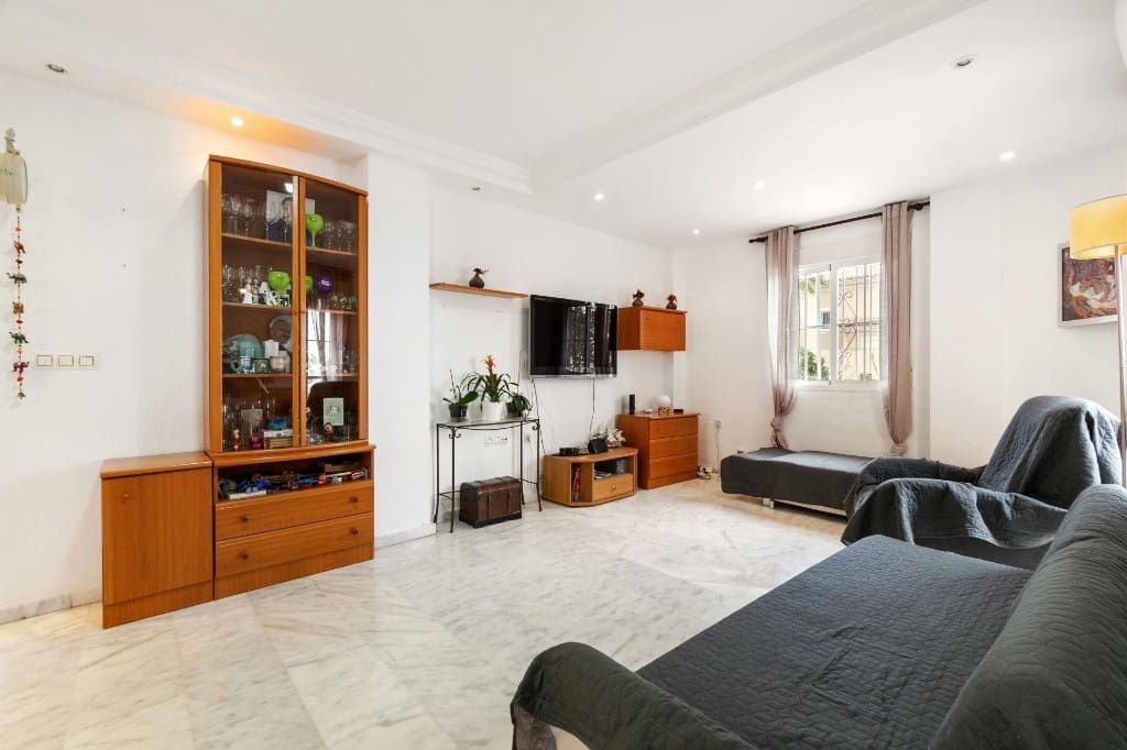 4 bedroom Villa for sale in Orihuela Costa with pool - € 450,000 (Ref: 9440364)