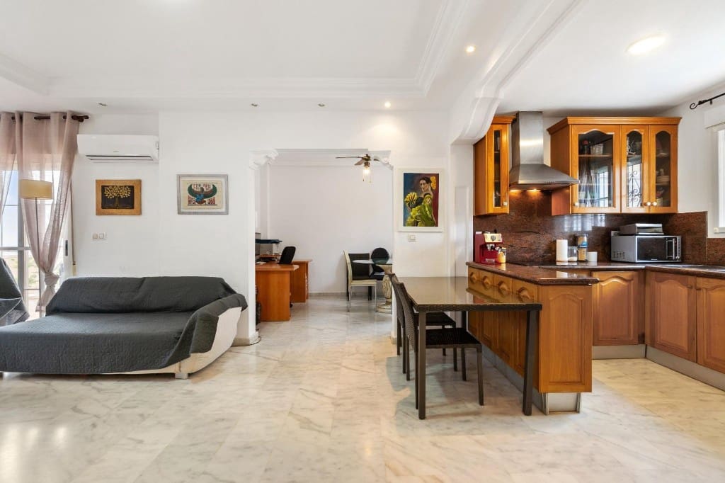 4 bedroom Villa for sale in Orihuela Costa with pool - € 450,000 (Ref: 9440364)