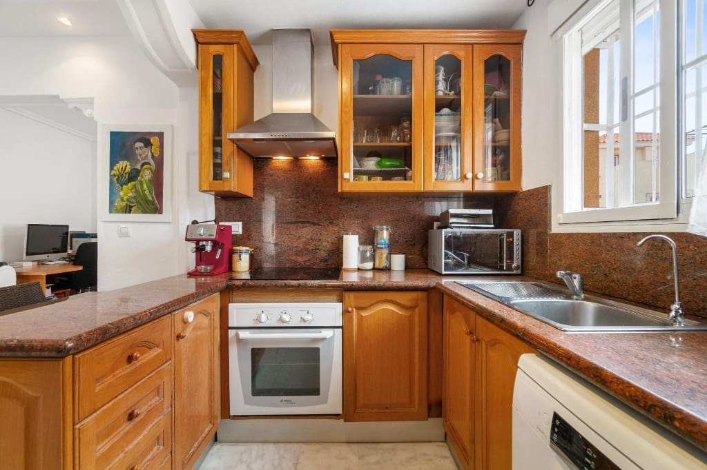 4 bedroom Villa for sale in Orihuela Costa with pool - € 450,000 (Ref: 9440364)