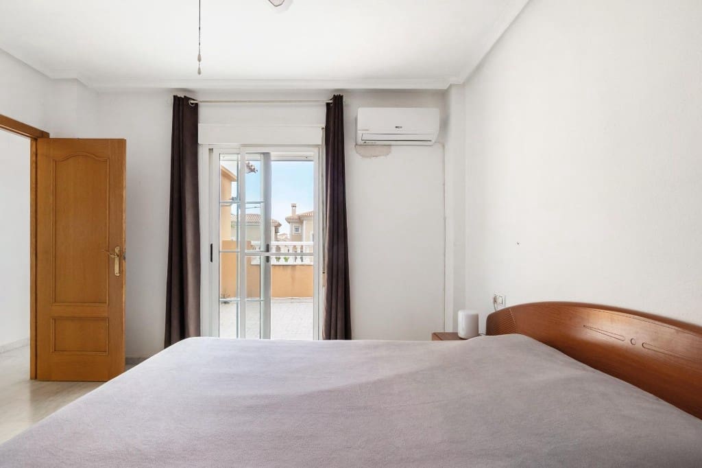 4 bedroom Villa for sale in Orihuela Costa with pool - € 450,000 (Ref: 9440364)