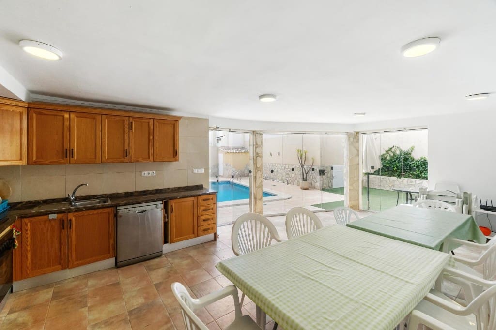 4 bedroom Villa for sale in Orihuela Costa with pool - € 450,000 (Ref: 9440364)