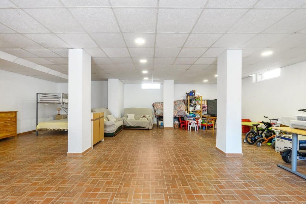 4 bedroom Villa for sale in Orihuela Costa with pool - € 450,000 (Ref: 9440364)