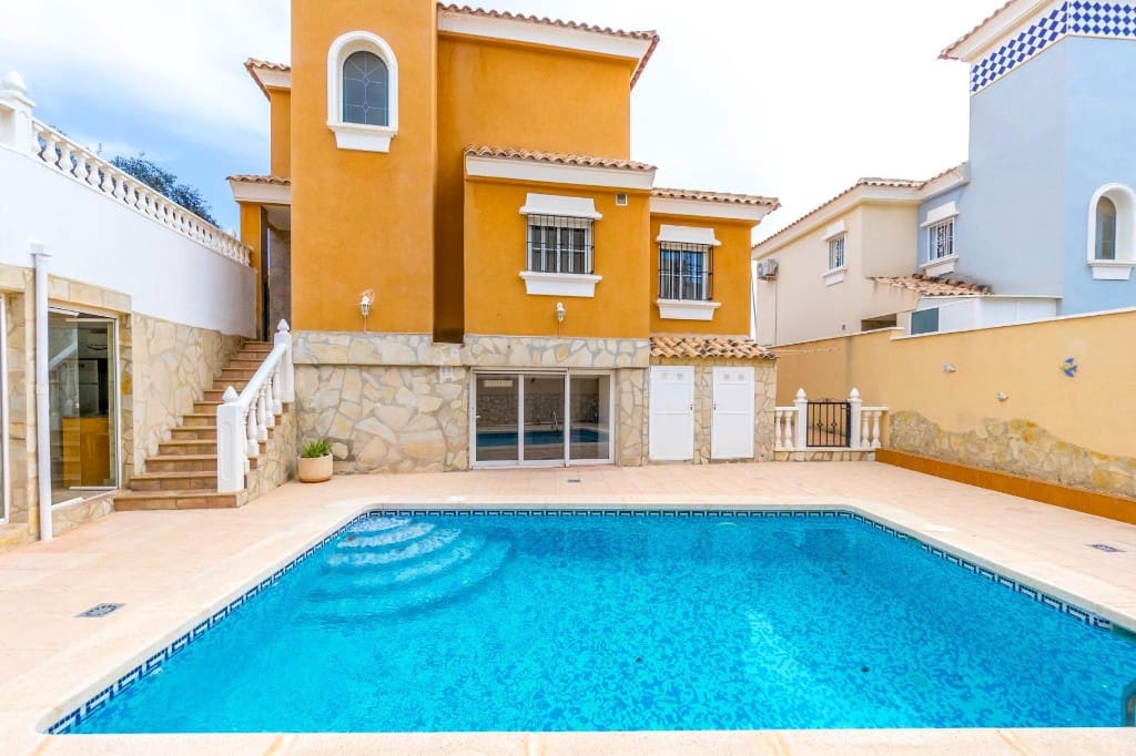 4 bedroom Villa for sale in Orihuela Costa with pool - € 450,000 (Ref: 9440364)