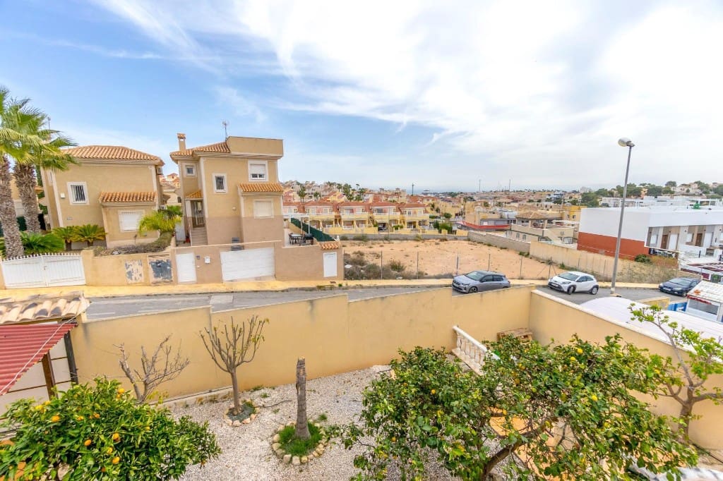 4 bedroom Villa for sale in Orihuela Costa with pool - € 450,000 (Ref: 9440364)