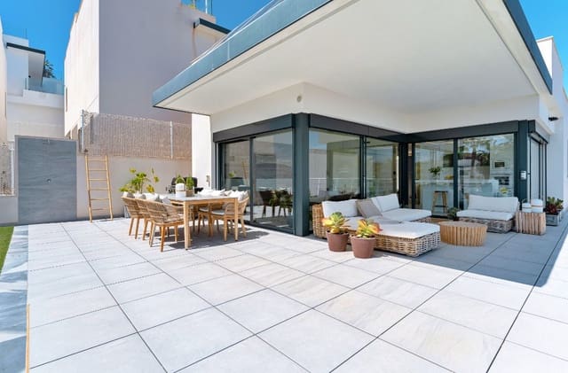 5 quarto Moradia para venda em San Miguel de Salinas com piscina - 799 900 € (Ref: 9440367)