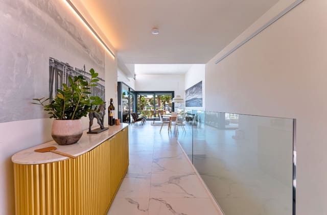 5 quarto Moradia para venda em San Miguel de Salinas com piscina - 799 900 € (Ref: 9440367)