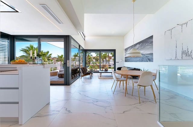 5 quarto Moradia para venda em San Miguel de Salinas com piscina - 799 900 € (Ref: 9440367)