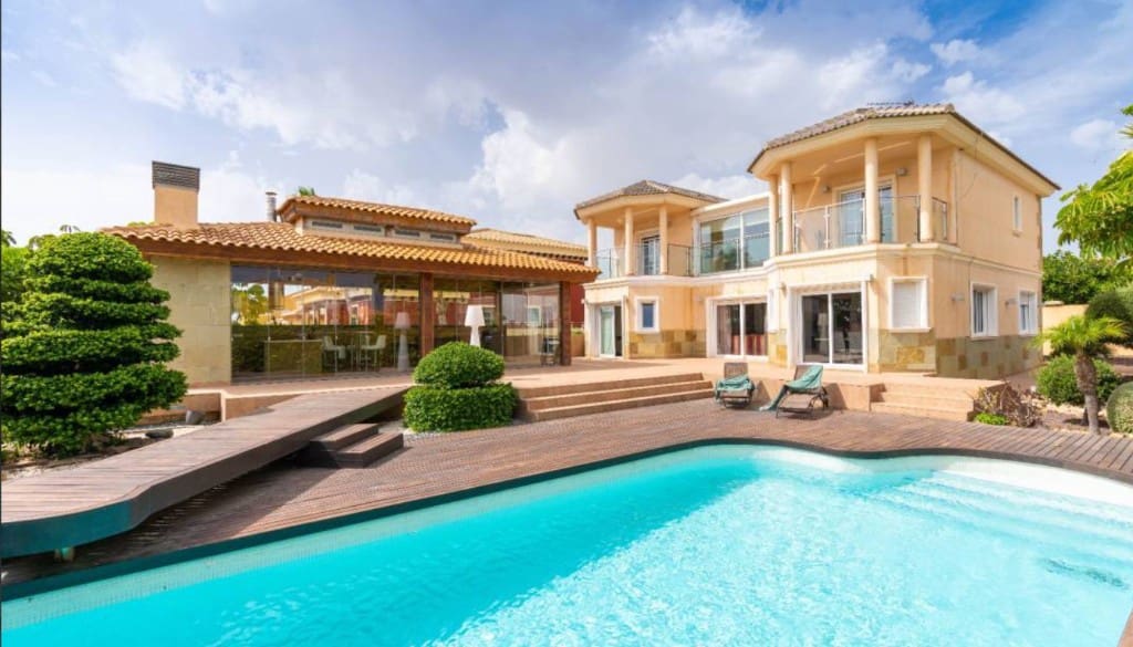 4 sovrum Villa till salu i Aguas Nuevas med pool - 890 000 € (Ref: 9440370)