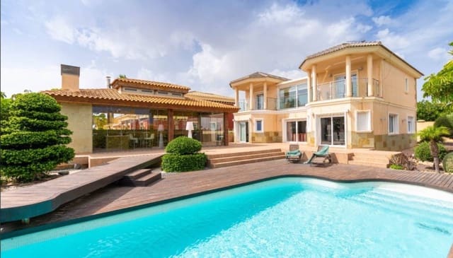 4 soveværelse Villa til salg i Aguas Nuevas, Torrevieja med swimmingpool - € 890.000 (Ref: 9440370)