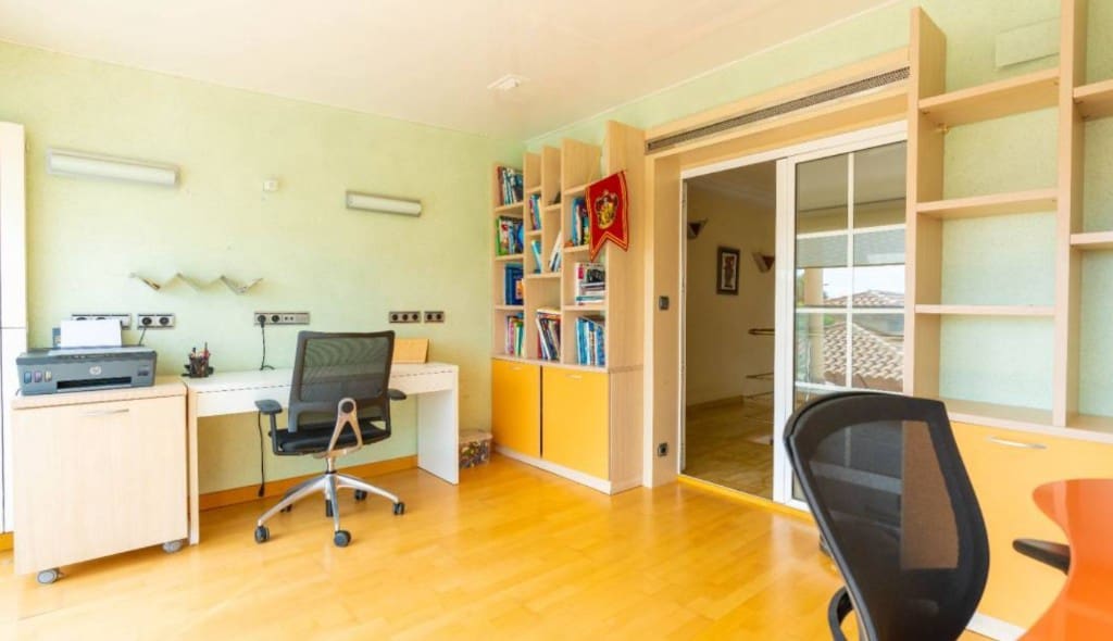 4 sovrum Villa till salu i Aguas Nuevas med pool - 890 000 € (Ref: 9440370)