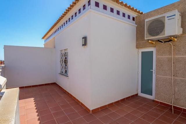 4 bedroom Commercial for sale in Torrevieja - € 275,000 (Ref: 9440374)