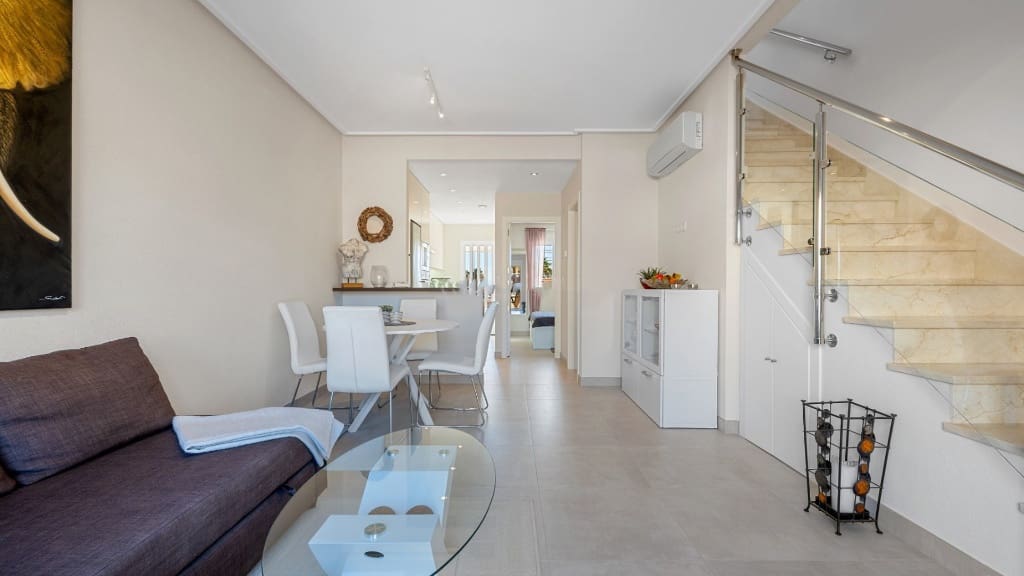 3 quarto Casa em Banda para venda em Cabo Roig - 279 000 € (Ref: 9440388)