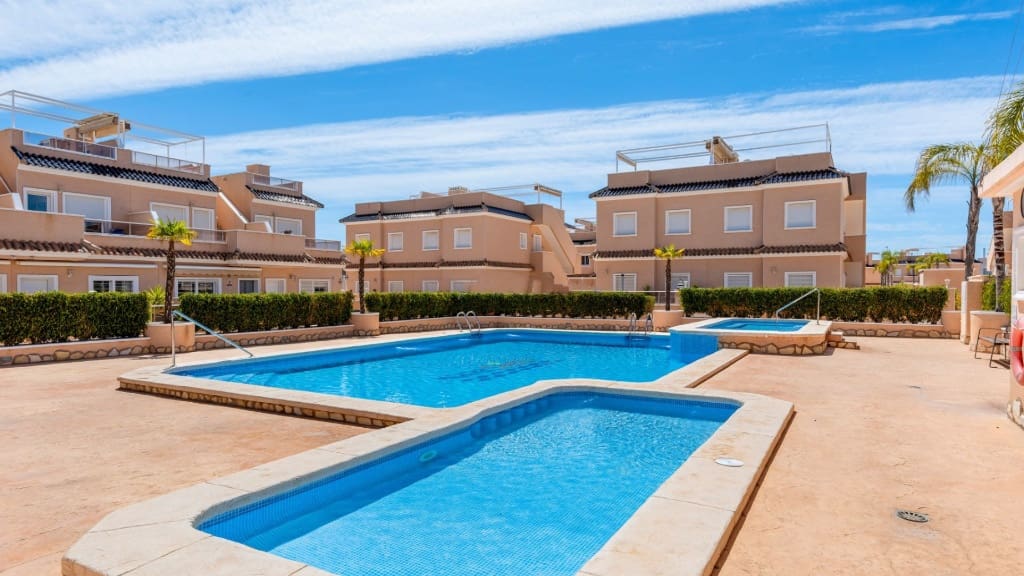 3 quarto Casa em Banda para venda em Cabo Roig - 279 000 € (Ref: 9440388)